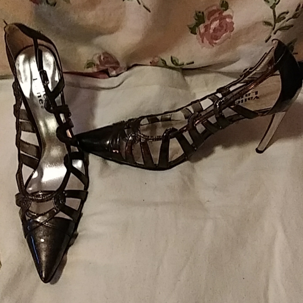Grey metallic casual heels